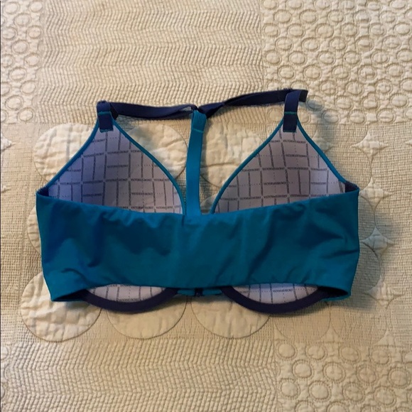 Victoria’s Secret bra. - Picture 2 of 3